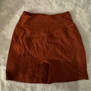 Alphalete Women's Rust Everyday Core Shorts